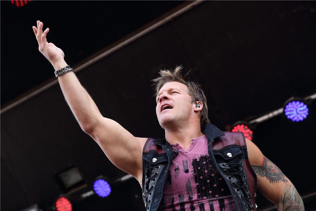 Wrestling – mitten in der Nacht und auf großer Kinoleinwand in Unna Chris Jericho ist nicht nur Frontmann der Band „Fozzy“, sondern auch der erste AEW-Weltmeister.