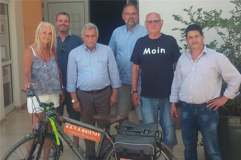 Das Abenteuer in Griechenland muss Tetzner nicht zum Verhängnis werden Christian Jänig (2.v.r.), Christoph Tetzner (2.v.l.) und Ingrid Kroll hatten schon einmal ein besseres Verhältnis. Dieses Bild zeigt die drei bei einer gemeinsamen Reise nach Griechenland.