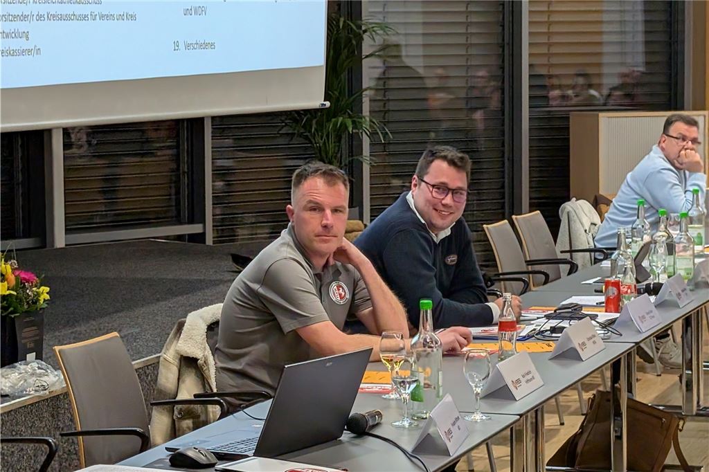 Unna-Hamm: Unfairstes Team muss bald nicht mehr die Staffel wechseln Christian Ritter (l.) neben Shawn Glaeser.