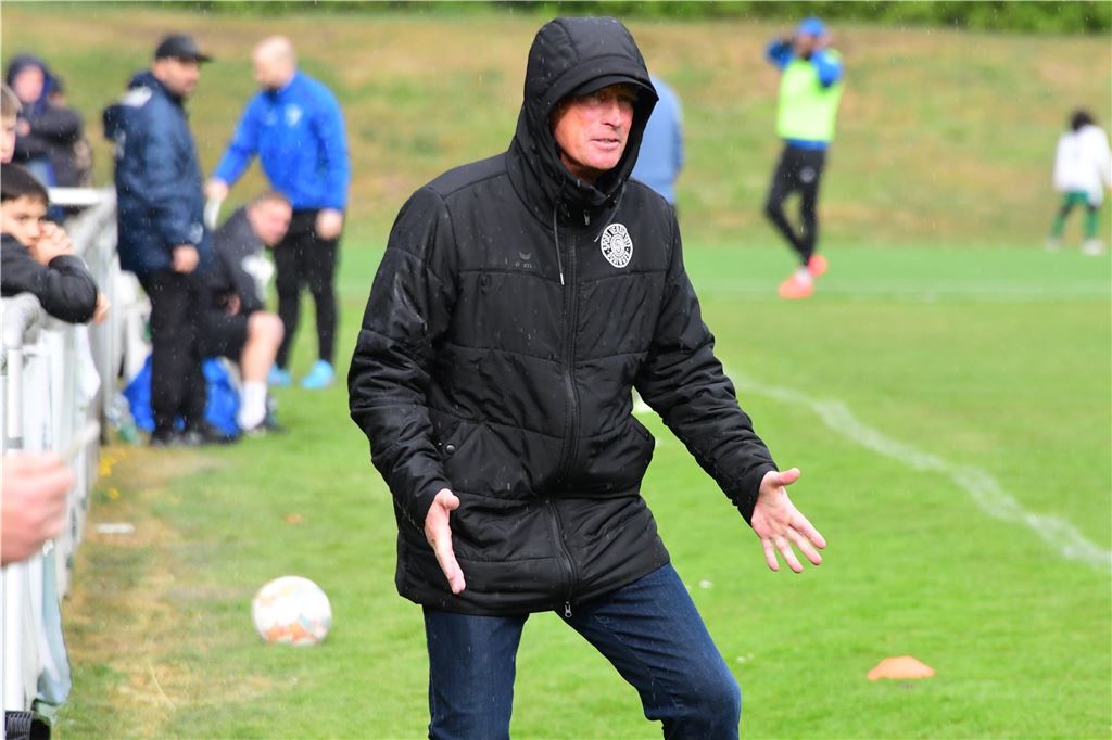 Christian Knappmann in Gesprächen mit Westfalenliga-2-Klub: Untypische Vertragsmodalitäten Christian Schreier wird dem SV Sodingen auch im Sommer erhalten bleiben. Seinen Trainerposten wird er jedoch nicht behalten.