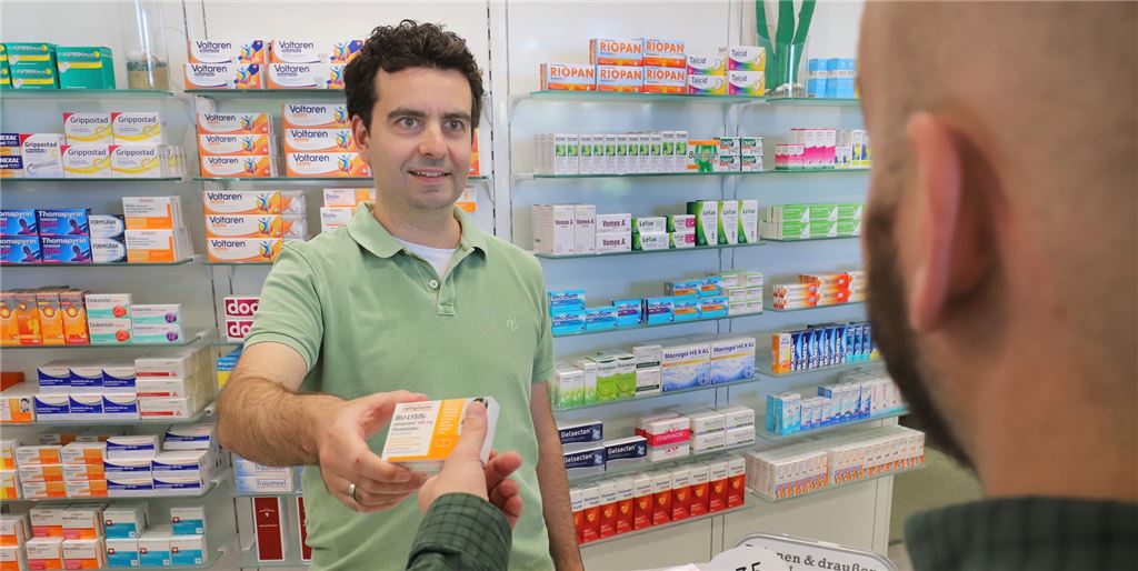 Auf Papier und per App: Apotheker in Holzwickede sind bereit für das E-Rezept Christian van Bremen und sein Team in der Rathausapotheke sind bereit für das E-Rezept. (Archiv)