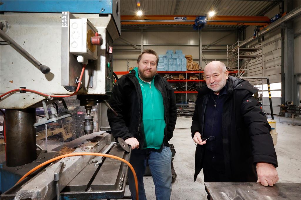 Mobile Hallen aus dem Technopark: Aufträge aus der Rüstungsindustrie Christoph (l.) und Udo Schwabe in der Werkshalle im Technopark.
