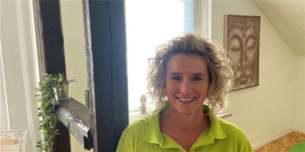 Claudia Witthüser aus Unna: So motivieren Sie sich im Herbst zum Sport Claudia Witthüser bietet in ihren neuen Räumen an der Blumenstraße 13 Massagen, Entspannung oder auch Pilates an. Die Gesundheitsexpertin erklärt, dass gerade in der dunklen Jahreszeit Bewegung wichtig ist.