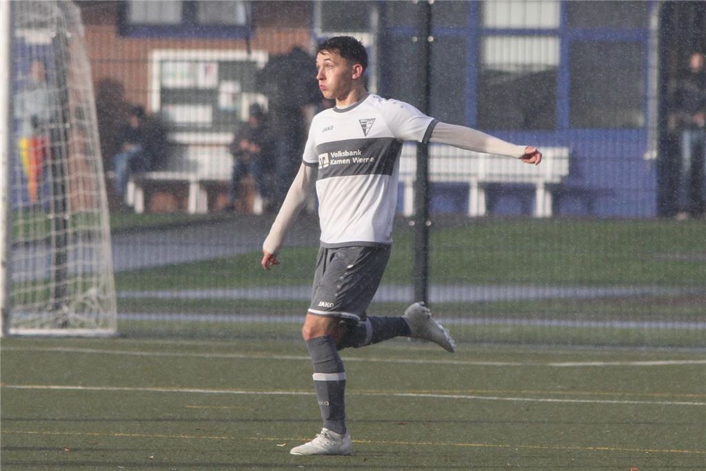 Werner SC nach doppelter Verletztenauswechslung : Eine Hiobsbotschaft und eine Entwarnung Colin Lachowicz wird dem Werner SC aufgrund eines Kreuzbandrisses lange fehlen.