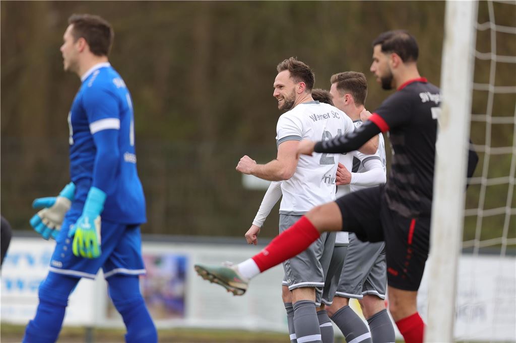 Jannik Prinz trifft und verletzt sich bei Sieg des Werner SC Jubelfoto WSC.