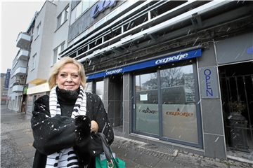 Dagmar Schnecke-Bend vor ihrem alten Laden, dem "New Yorker" am Rande des Ostwalls. 