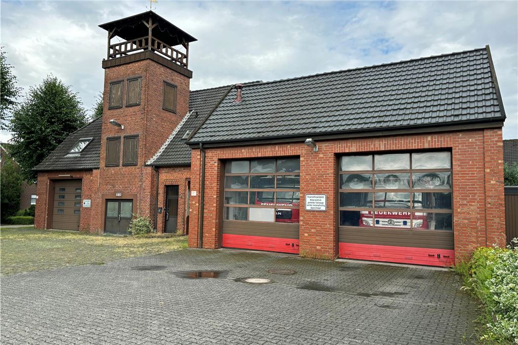 Feuerwehrgerätehaus nimmt Form an: Innenausbau läuft Das alte Feuerwehrgerätehaus in Herbern in der Außenansicht