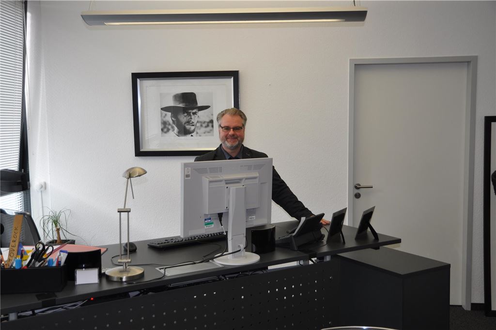 Stadtrat wählt Matthias Flottemesch zum neuen ZGL-Betriebsleiter Das Archivbild zeigt den früheren ZGL-Betriebsleiter Marc Stoverock in seinem Büro im Technischen Rathaus in der Innenstadt.