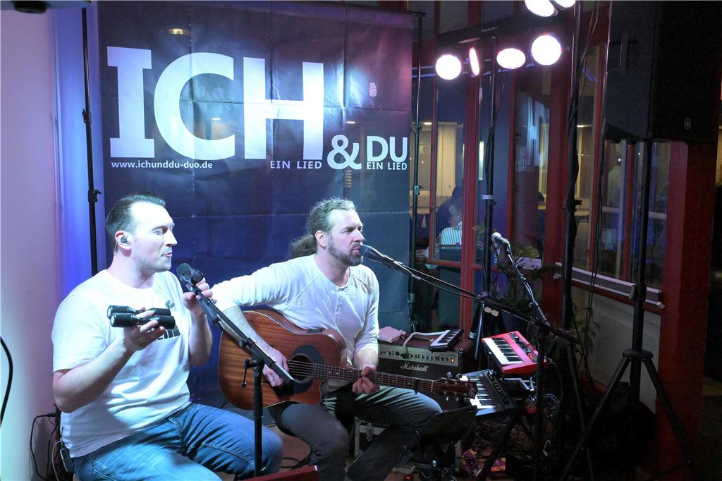 Kneipennacht 2025: Alle Infos zu Bands, Locations und Spielzeiten Das Duo "Ich & Du" bei der Kneipennacht 2024