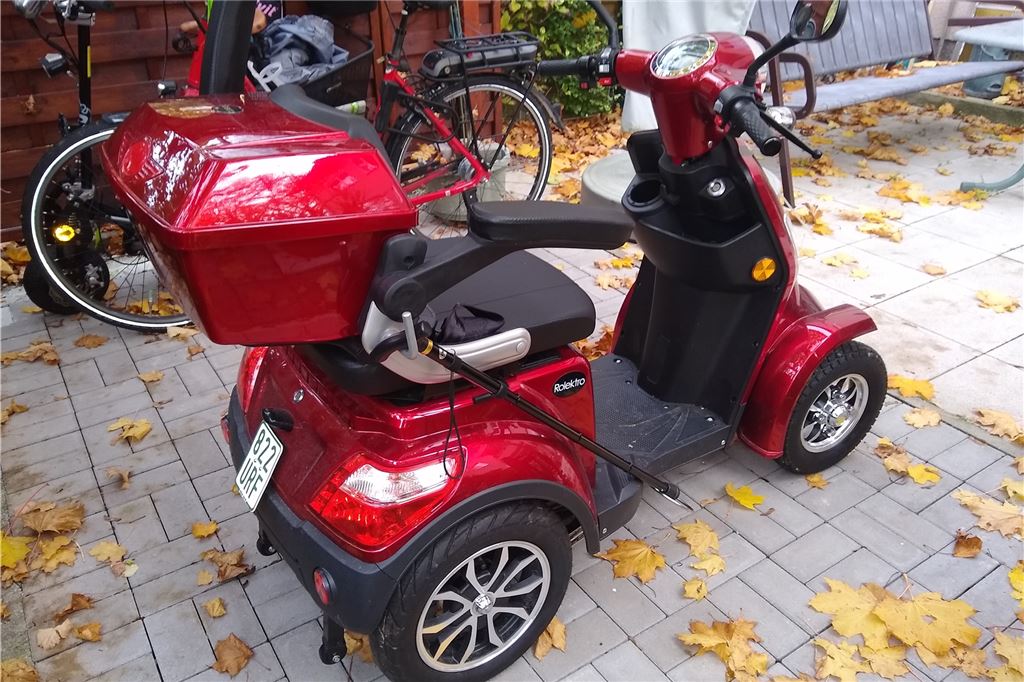 Gehbehinderte Unnaerin darf E-Mobil nicht an Tankstelle aufladen Das E-Mobil von Marianne Hoffmann kann an einer haushaltsüblichen Steckdose aufgeladen werden.