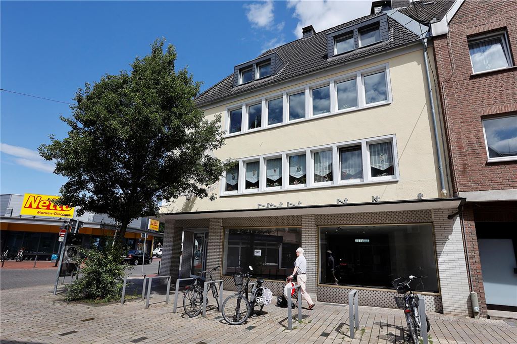 Rathaus macht Fotografen Konkurrenz: „Das ist Wettbewerbsverzerrung“ Leerstand Weststraße Foto Sommer