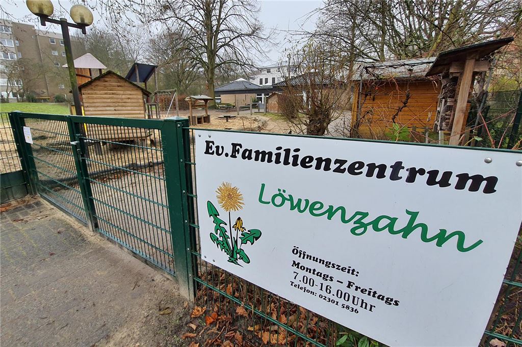 Jugendschutz auf Ü18-Veranstaltung: Kein Cannabis beim Tanz in den Mai Das Evangelische Familienzentrum Löwenzahn liegt in unmittelbarer Nähe des Holzwickeder Marktplatzes.