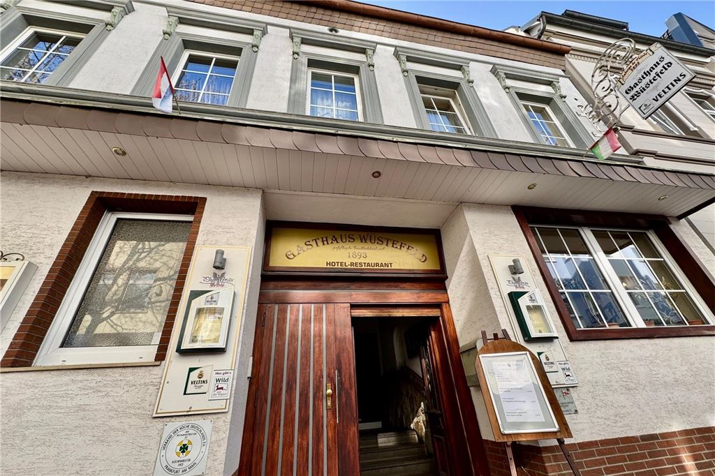 „Daran kann ein Geschäft kaputtgehen“: Gastwirt wütend über Gerücht Das Gasthaus Wüstefeld in der Hörder Fußgängerzone.
