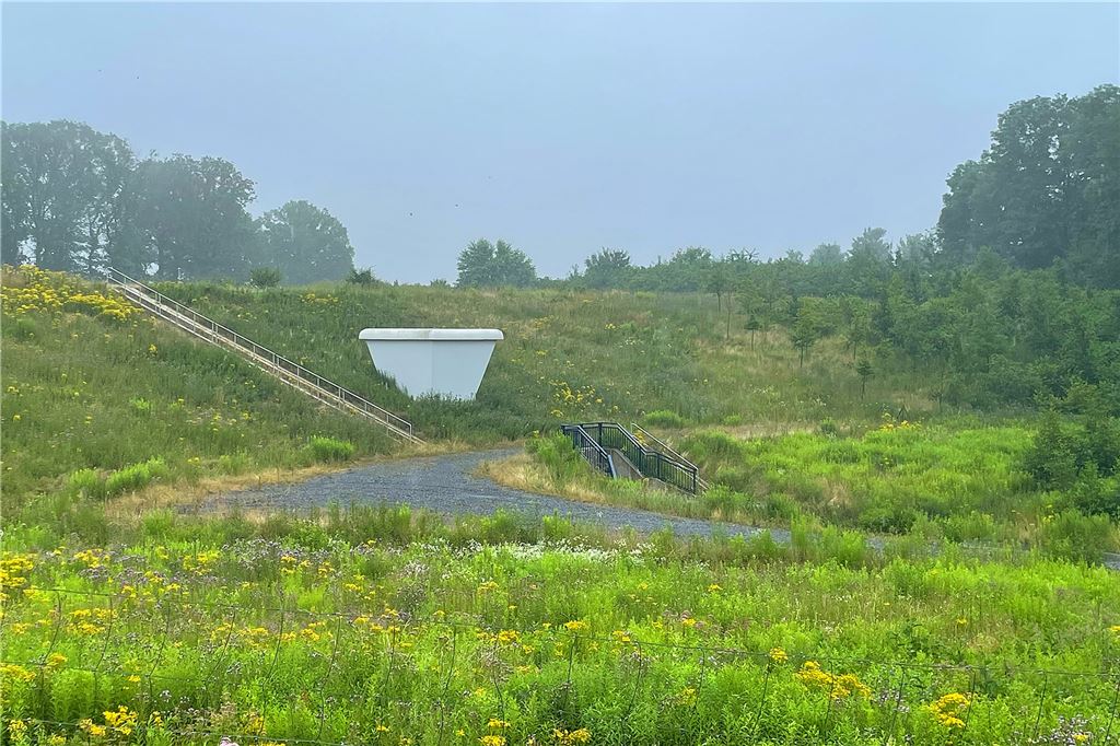 Gegen Starkregen und Hochwasser hat sich Unna gut aufgestellt Das Hochwasserrückhaltebecken Bimbergtal ist am Zusammenfluss von Lünerner und Kessebürener Bach entstanden. Hinter dem meist trockenen Damm können sich bis zu 310.000 Kubikmeter Wasser stauen, die ohne ihn unkontrolliert in Richtung Lünern strömen würden.