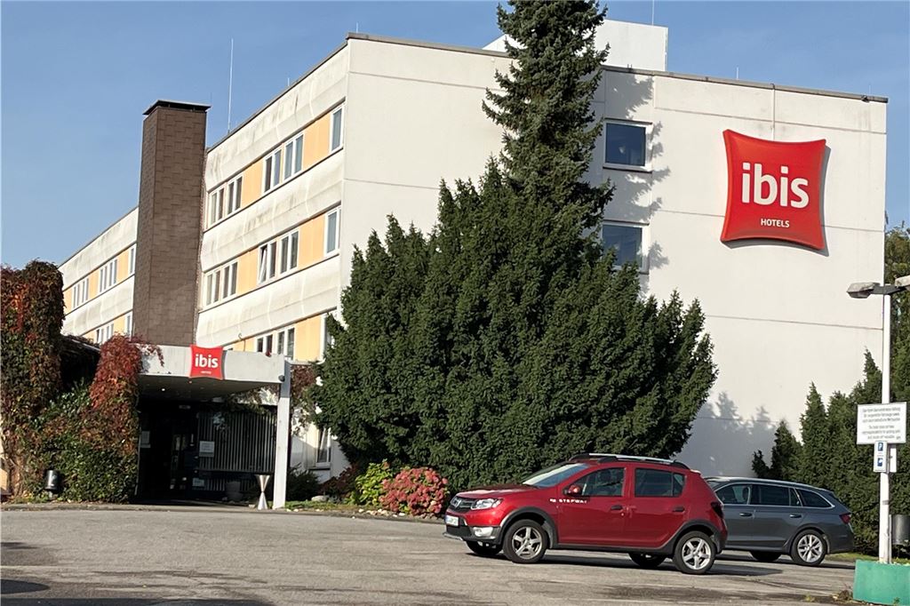 Ibis-Hotel am Indupark wird Unterkunft für bis zu 400 Flüchtlinge Eine Außenansicht des Ibis-Hotels Dortmund-West.