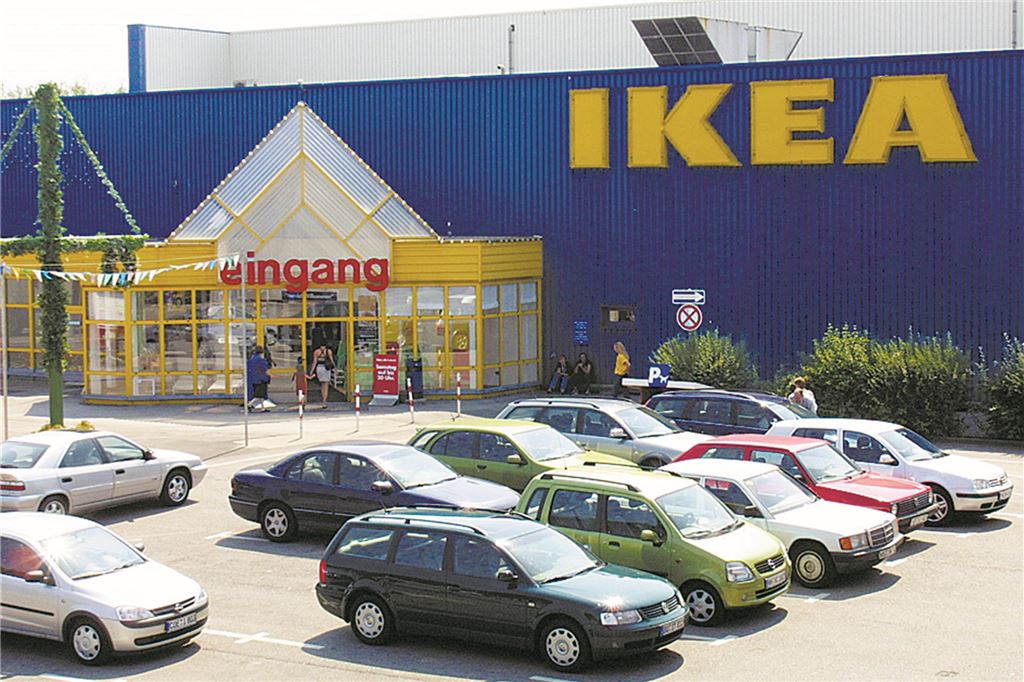 Ikea seit 45 Jahren in Kamen: Jetzt dürfen Erwachsene ins Bällebad Das Ikea-Haus am Zollpost kurz vor der Schließung im Jahr 2004. 1978 war es an dem Standort als achtes Ikea-Haus bundesweit eröffnet worden.
