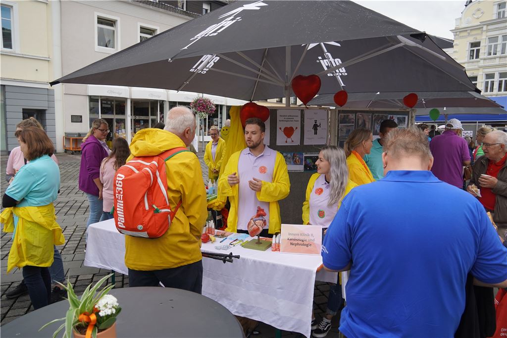 Christliches Klinikum Unna: „Die Pflege ist ein sehr schöner Beruf“ Das Interesse am Pflege-Café war recht groß.