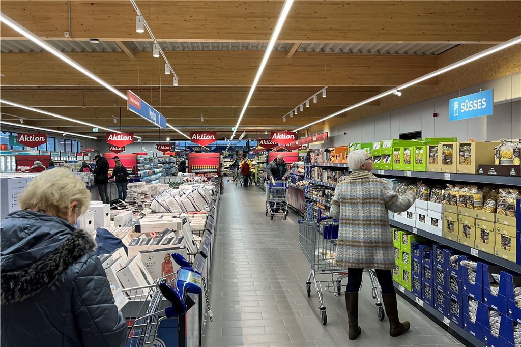 Aldi-Filiale in Lünen öffnet ihre Türen: „Ein krasser Unterschied“ Das neue Konzept von Aldi Nord setzt auf mehr Verkaufsfläche und breitere Gänge.