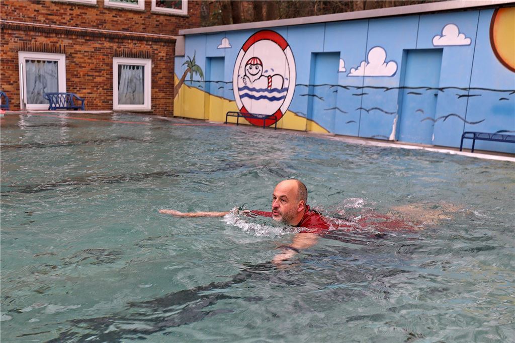 Das Neujahrsschwimmen im Freibad Bornekamp fand zum ersten Mal statt.