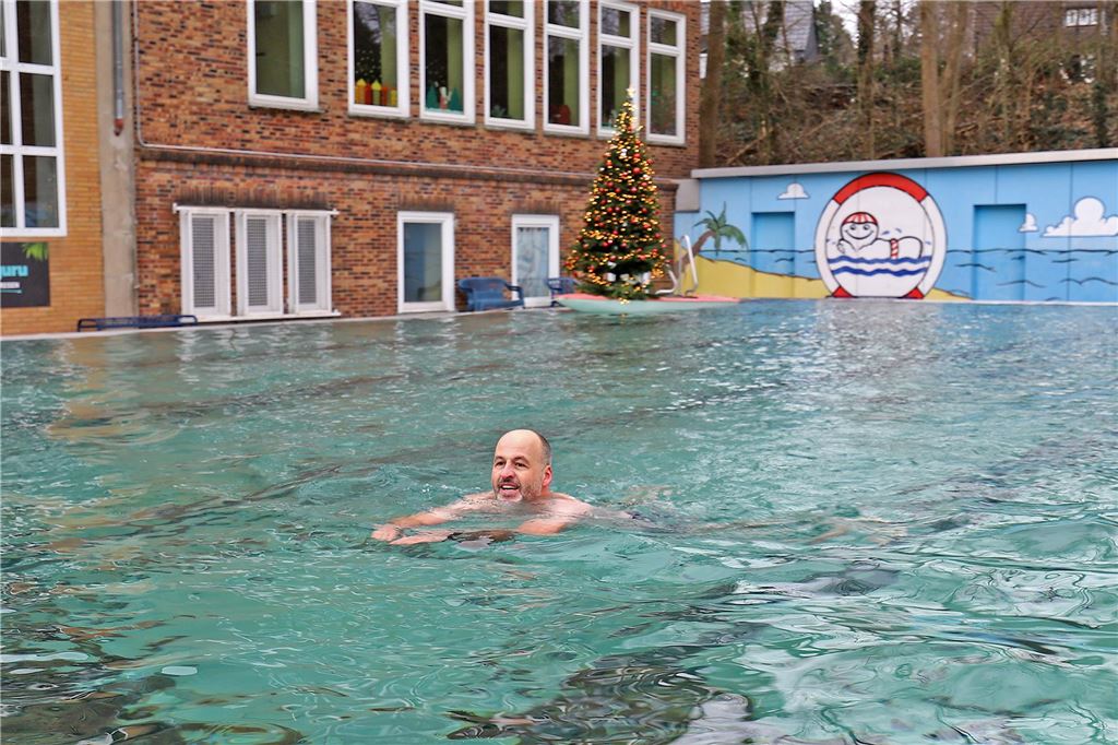 Das Neujahrsschwimmen im Freibad Bornekamp fand zum ersten Mal statt.