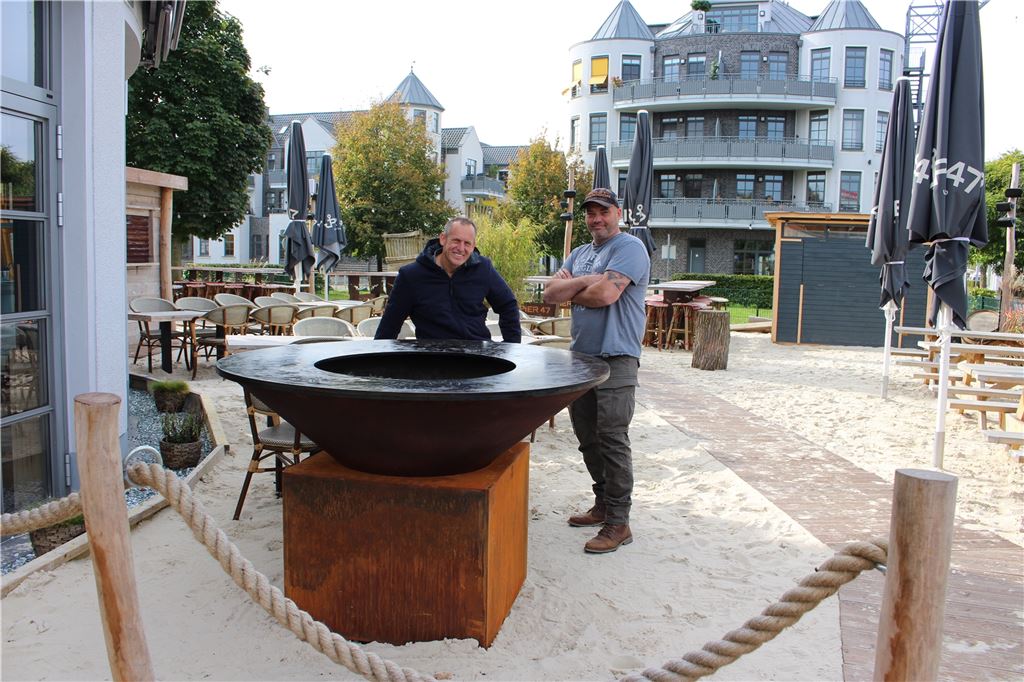 Biergarten-Saison eingeläutet: „Draußen sitzen und das Wetter genießen“ Das Pier 47 lockt bei gutem Wetter mit seinem Außenbereich im feinen Sand.