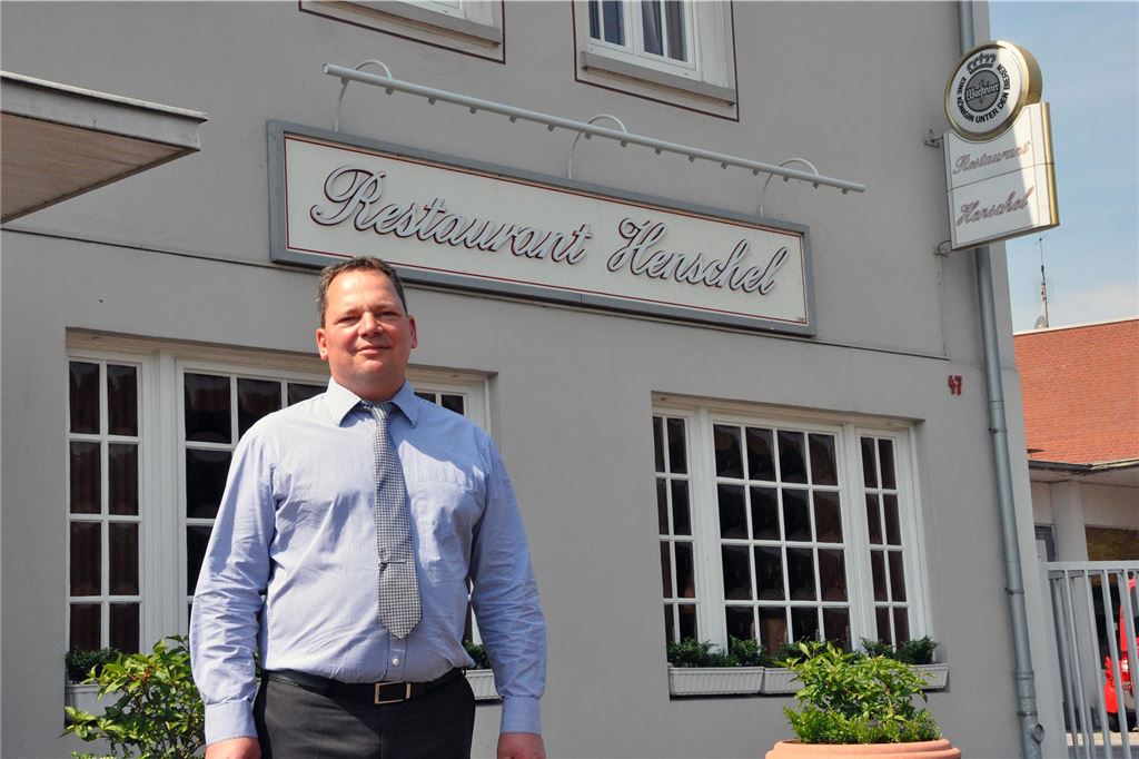 Restaurant-Bestenliste: Kritik an Sternekoch Frank Rosin Das Restaurant Henschel um Marco Henschel (im Bild) ist aktuell geschlossen. Es soll im Sommer 2023 wieder öffnen.