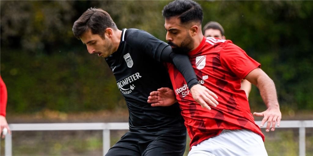 BV Brambauer ohne Chance beim Spitzenreiter: „VfR hat den besten Spieler der Kreisliga“ Das Tor von Dennis Köse (l.) war für den BV Brambauer letztlich nur Ergebniskosmetik.