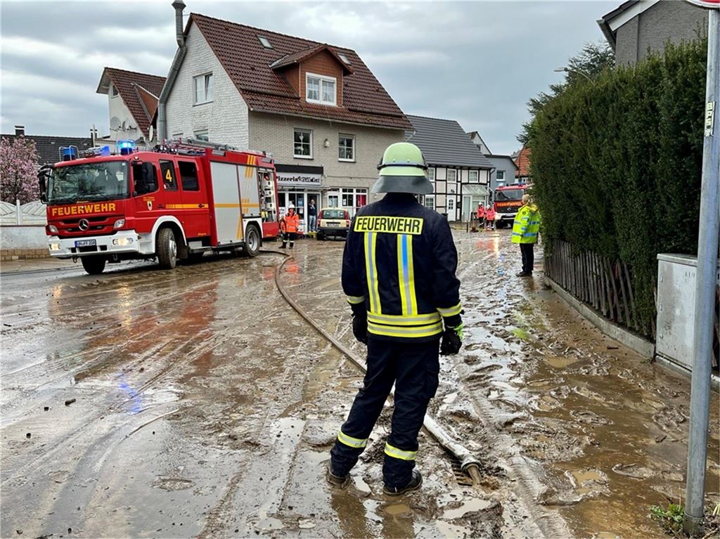 Feuerwehr Einsatz Hochwasser Hauptstraße Dellwig