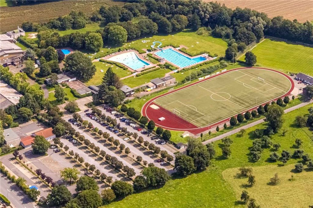 Freibad-Check: Bergkamens Wellenbad steht für Action und Urlaubsfeeling Das Wellenbad in Bergkamen-Weddinghofen überzeugt mit großem Parkplatz und reichlich Liegeflächen sowohl im Schatten als auch in der prallen Sonne.
