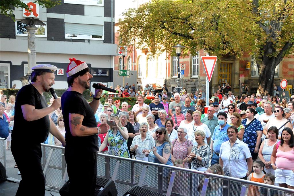 Schluss mit Schlagerrevue: Operettenbühne will zurück zu ihren Wurzeln Die Schwerter Operettenbühne beim Pannekaukenfest 2023.