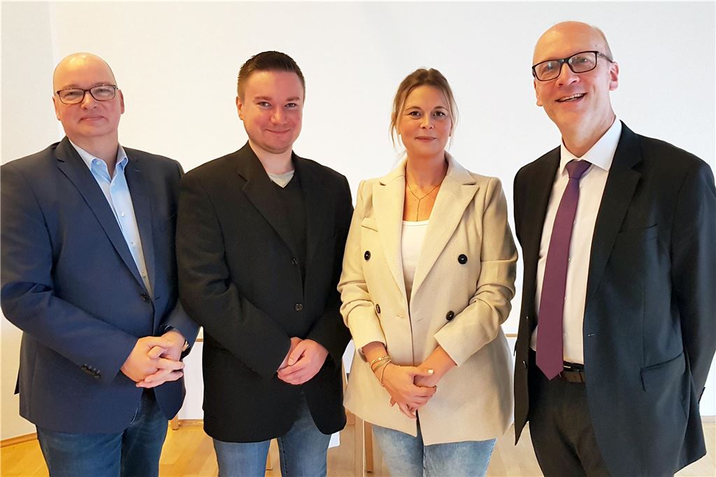 „Alle Kita-Träger erhielten mehr Geld“: Ministerium reagiert auf Abbau Dennis Ismer (2.v.l.), Geschäftsführer des Kindergartenwerkes, mit Kirchenkreis-Superintendent Dr. Karsten Schneider (r.), Tordis Durmis, Geschäftsführerin Pädagogik und Personal im Kindergartenwerk (2.v.r.) und Verwaltungsleiter Thomas Sauerwein (l.).