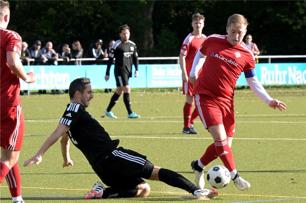 Dennis Köse plant Abschiedsspiel für BV Brambauer gegen VfL Hörde Grätsche.