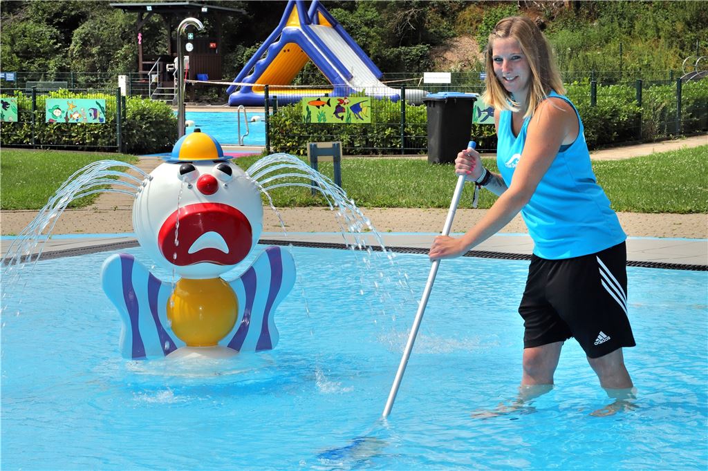 Freibad Dellwig plant große Umbauten für 2021 Der Bereich um das Kinder- und Sportbecken soll neu gepflastert werden.