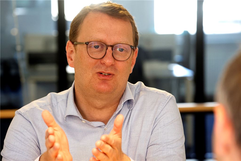 SPD-Abgeordneter im Wahlkampf: „Nebeneinkünfte ab dem ersten Euro offenlegen“ Der Bundestagsabgeordnete Oliver Kaczmarek (SPD) war zu Gast in unserer Redaktion.