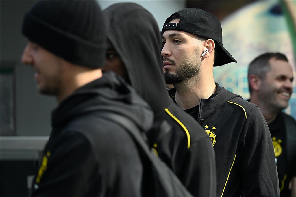 Der BVB auf dem Weg nach Mannheim.