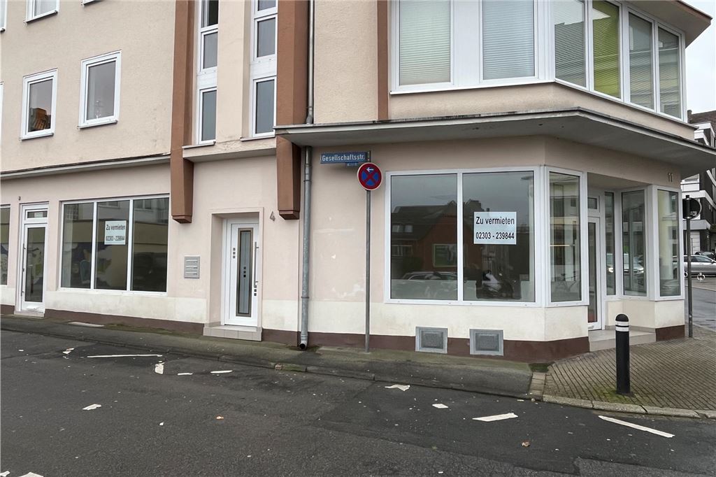 Der Friseursalon „No Escape“ ist umgezogen. Das alte Ladenlokal an der Ecke Schäferstraße/Gesellschaftsstraße steht leer.