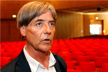 Der frühere Gesamtbetriebsratsvorsitzende Jürgen Borghardt hat viele Jahre um die Arbeitsplätze gekämpft. Mittlerweile befindet er sich im Ruhestand und hat die Entwicklung aus der Ferne beobachtet.