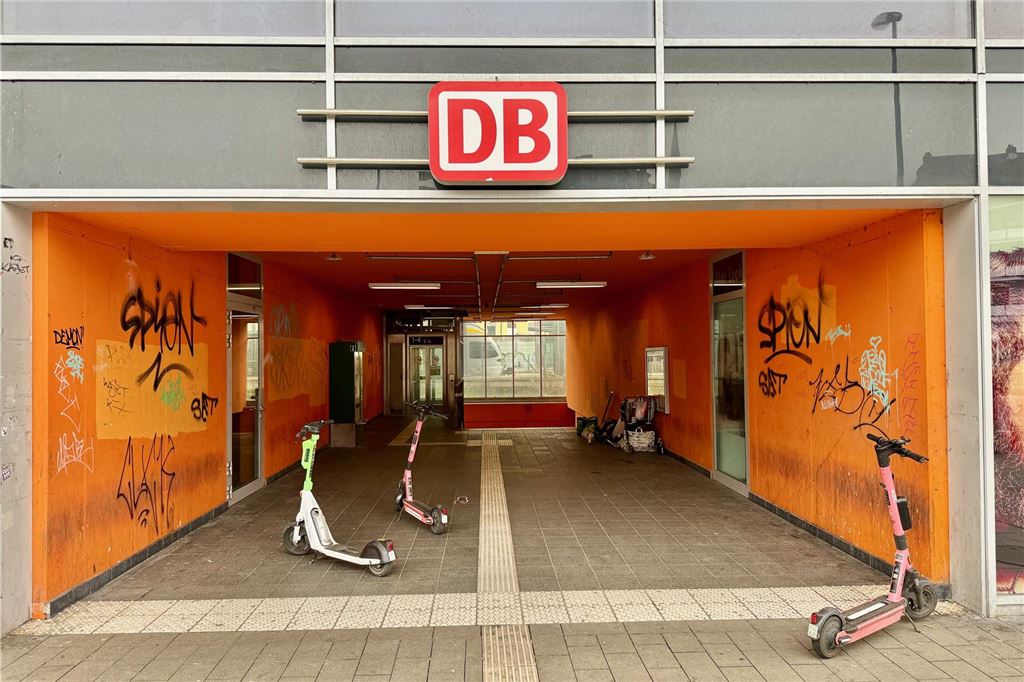 Unterführung am Hörder Bahnhof soll umfangreich saniert werden Der Zugang zum Hörder Bahnhof.