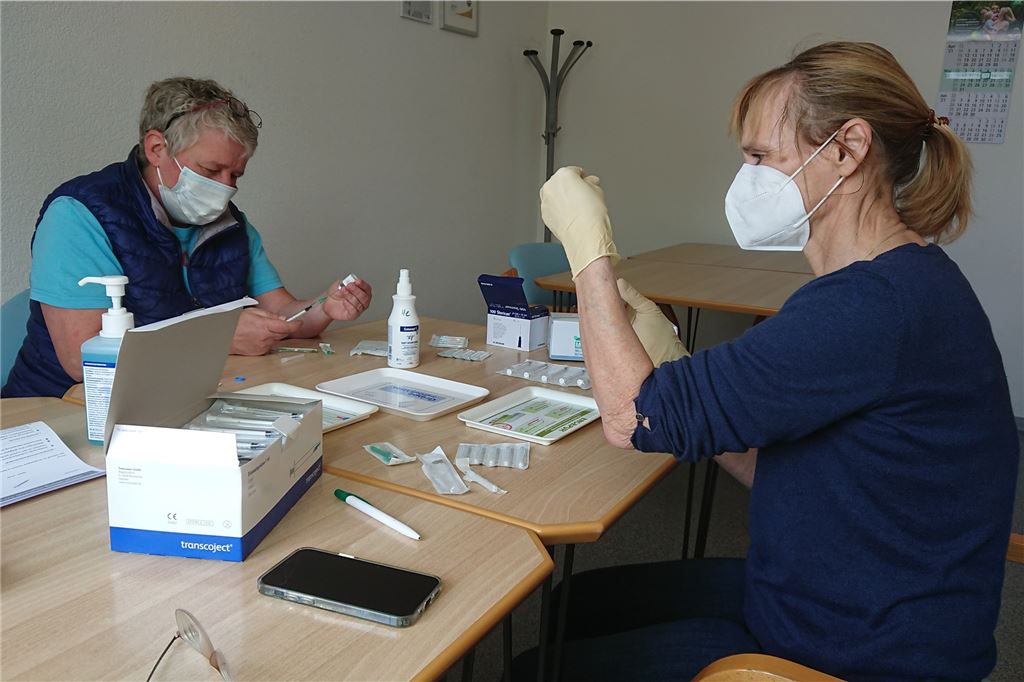 Viele obdachlose Menschen in Unna sind bereits geimpft Der Impfstoff von Johnson & Johnson wurde sorgfältig aufbereitet, ehe er verimpft wurde.