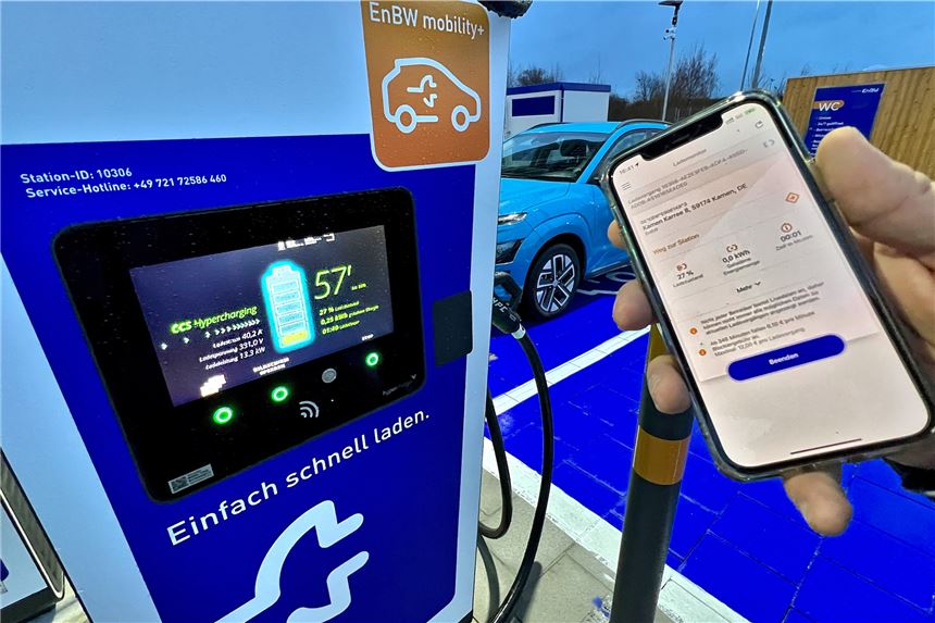 Kamener Kreuz: Der Bau des neuen Schnellladeparks im Zeitraffer Der neue Schnellladepark im Kamen-Karree fühlt sich ein bisschen an wie Zukunft. Elektromobilisten können dort ihre Wagen verhältnismäßig schnell aufladen.