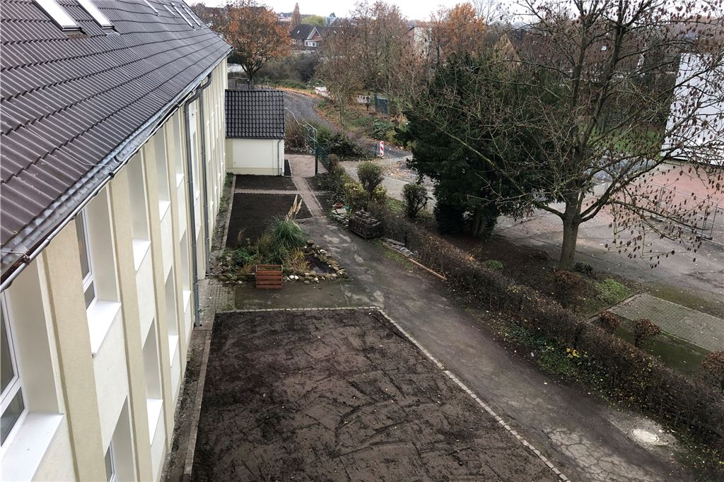 Overbergschule in Selm: Die Zukunft wird bewegt und tierisch Der Schulgarten ist, nachdem Bauschutt alle von den Kindern gepflanzten Gewächse unter sich begraben hatte, wieder auf Vordermann gebracht worden.