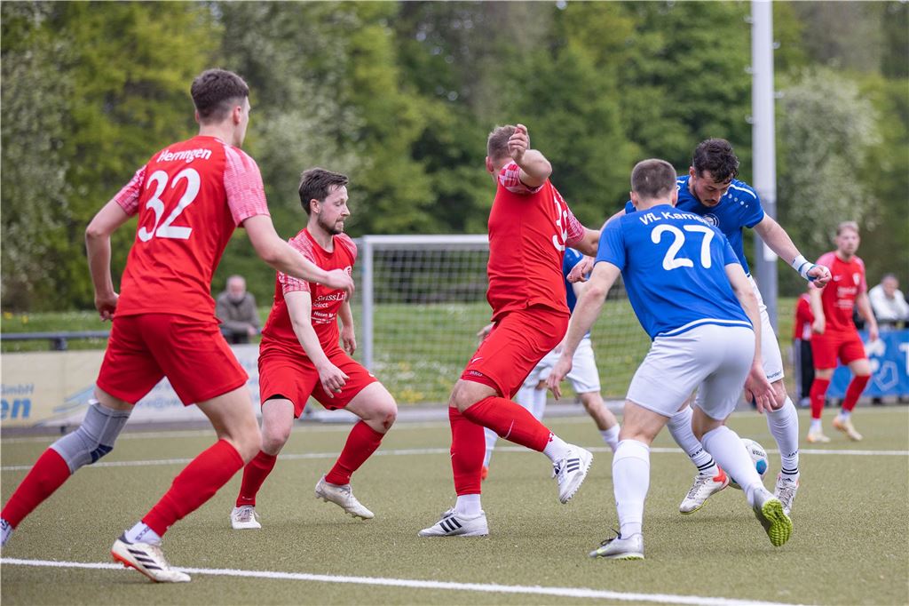 Der VfL Kamen gab sich gegen den SVF Herringen keine Blöße. Hier gibt es die besten Bilder.