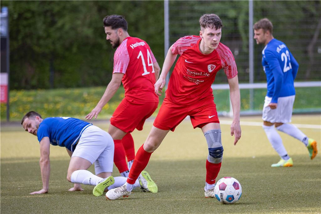 Der VfL Kamen gab sich gegen den SVF Herringen keine Blöße. Hier gibt es die besten Bilder.