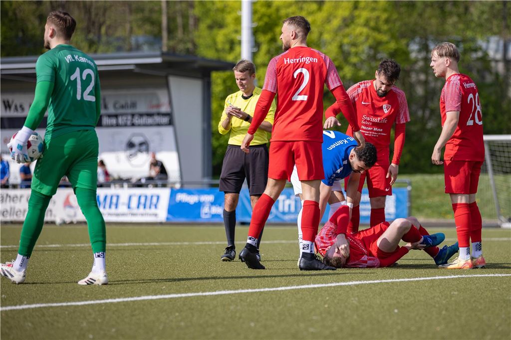Der VfL Kamen gab sich gegen den SVF Herringen keine Blöße. Hier gibt es die besten Bilder.