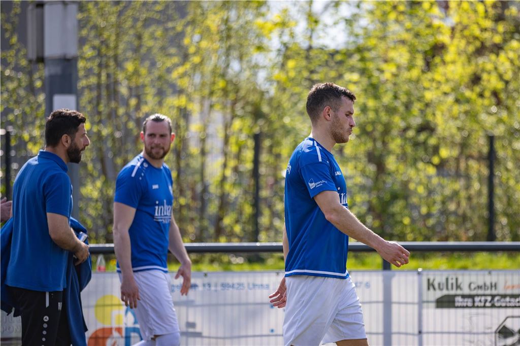 Der VfL Kamen gab sich gegen den SVF Herringen keine Blöße. Hier gibt es die besten Bilder.