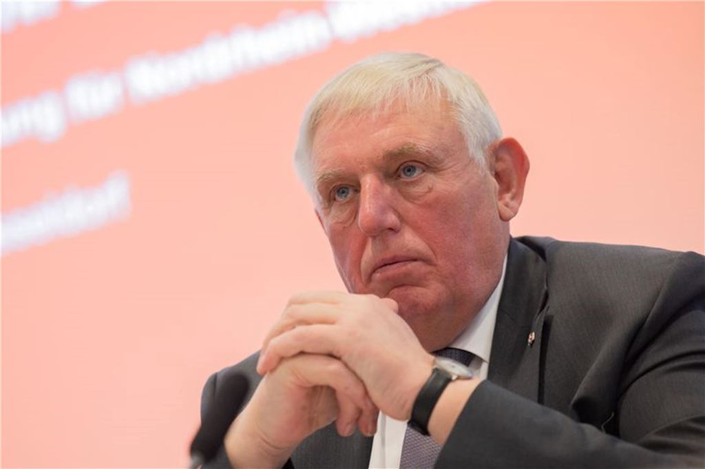 SPD hat über den Koalitionsvertrag abgestimmt: Klingbeil soll Vizekanzler werden - Newsblog Karl-Josef Laumann (CDU), Minister für Arbeit, Gesundheit und Soziales des Landes Nordrhein-Westfalen