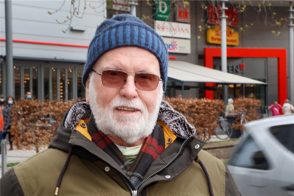 Masken ohne Ende statt das Ende der Masken: Shoppen weiter mit Vorsicht Der Wolfgang Freese wird weiterhin Maske tragen, wenn er im Laden einkaufen geht. „Die Pandemie hält uns noch weiter in Atem.“