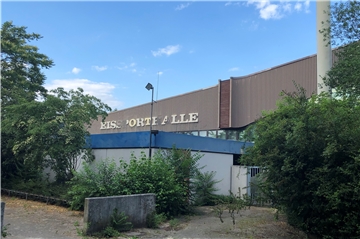 Die alte Eissporthalle abreißen, eine neue multifunktionale Halle bauen – diese Idee verfolgt FDP-Bürgermeisterkandidat Frank Ellerkmann.