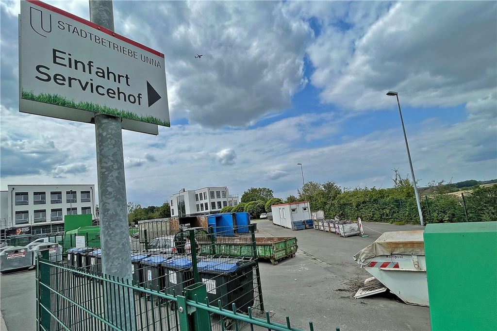 Illegale Müllentsorgung: Papiercontainer sollen videoüberwacht werden Der Servicehof der Unnaer Stadtbetriebe befindet sich an der Viktoriastraße 27.