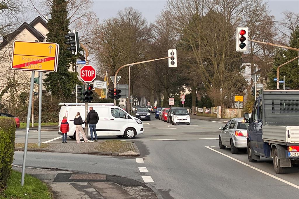 B1 soll ab 2026 Großbaustelle werden Die B1-Kreuzung an der Hertingerstraße in Unna